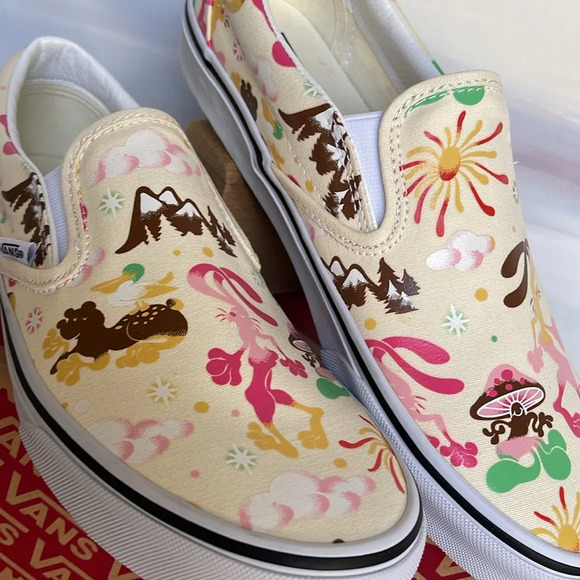 Vans Cream and Pink Patterned Slip-On Sneakers - Picture 8 of 16